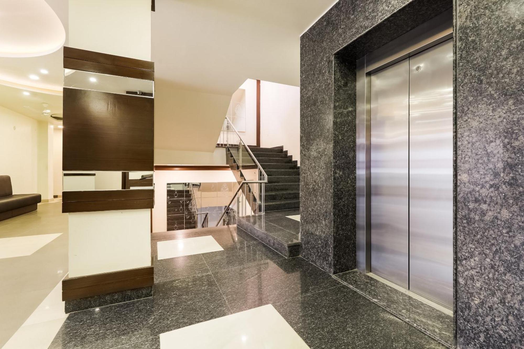 Super Townhouse Lalghati Near Airport Бхопал Екстер'єр фото